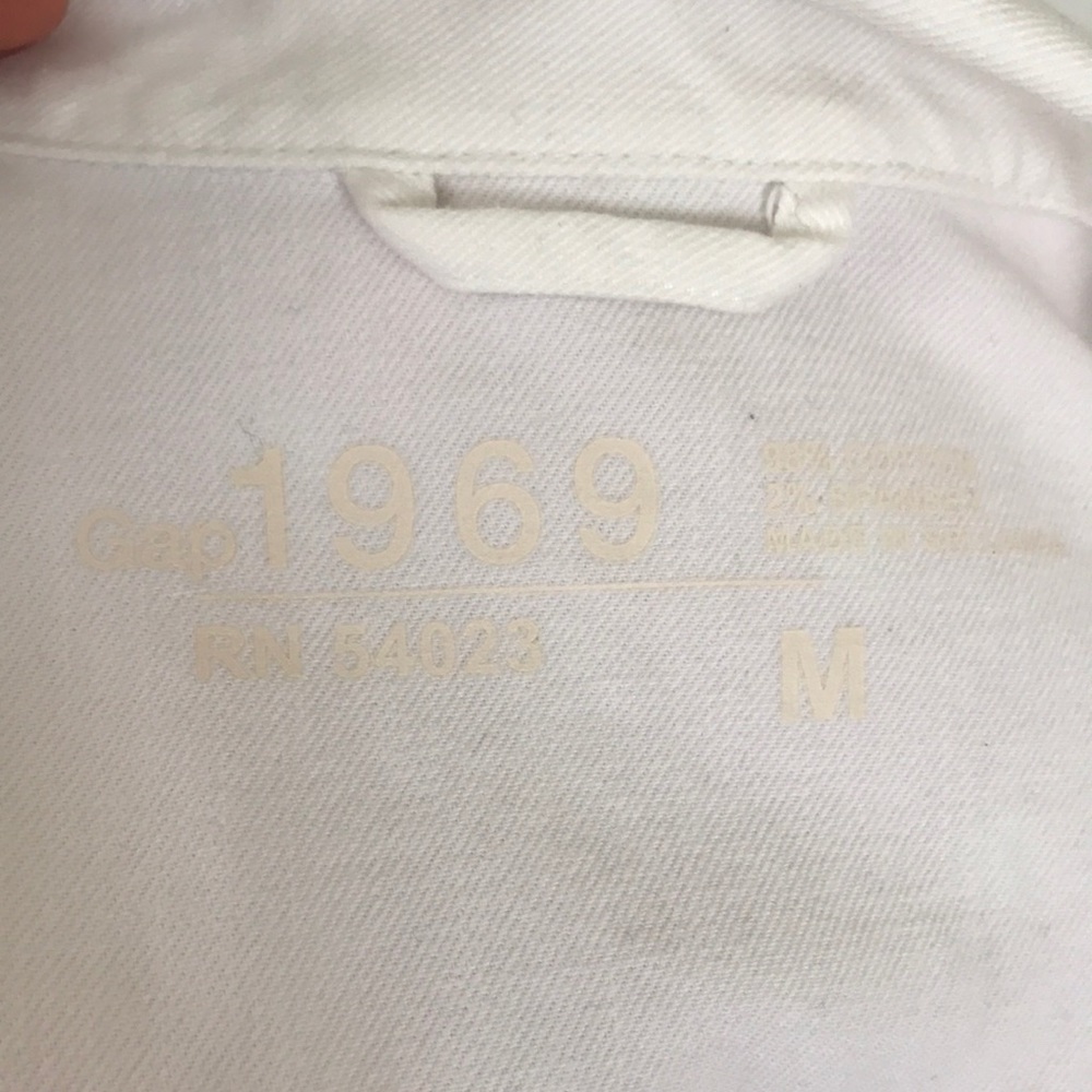 Gap White Denim Jacket Size Medium - image 8